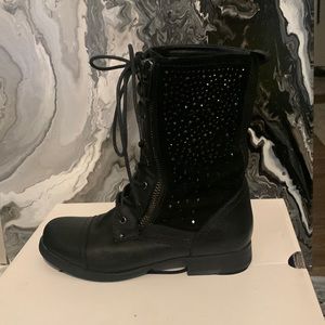 Aldo black ankle boots in a size 7